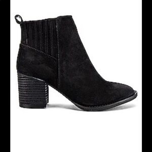 🌧⛱Blondo waterproof black suede booties